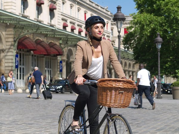 Où séjourner en Provence pour des vacances avec des cours de peinture et des balades en vélo?